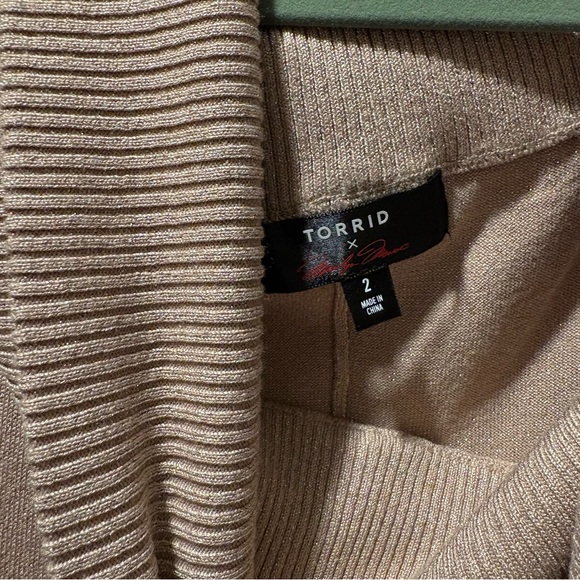 Torrid 2X Marilyn Monroe Mini Fluted Sparkle Fold Down Sweater Dress NWT - Picture 6 of 10